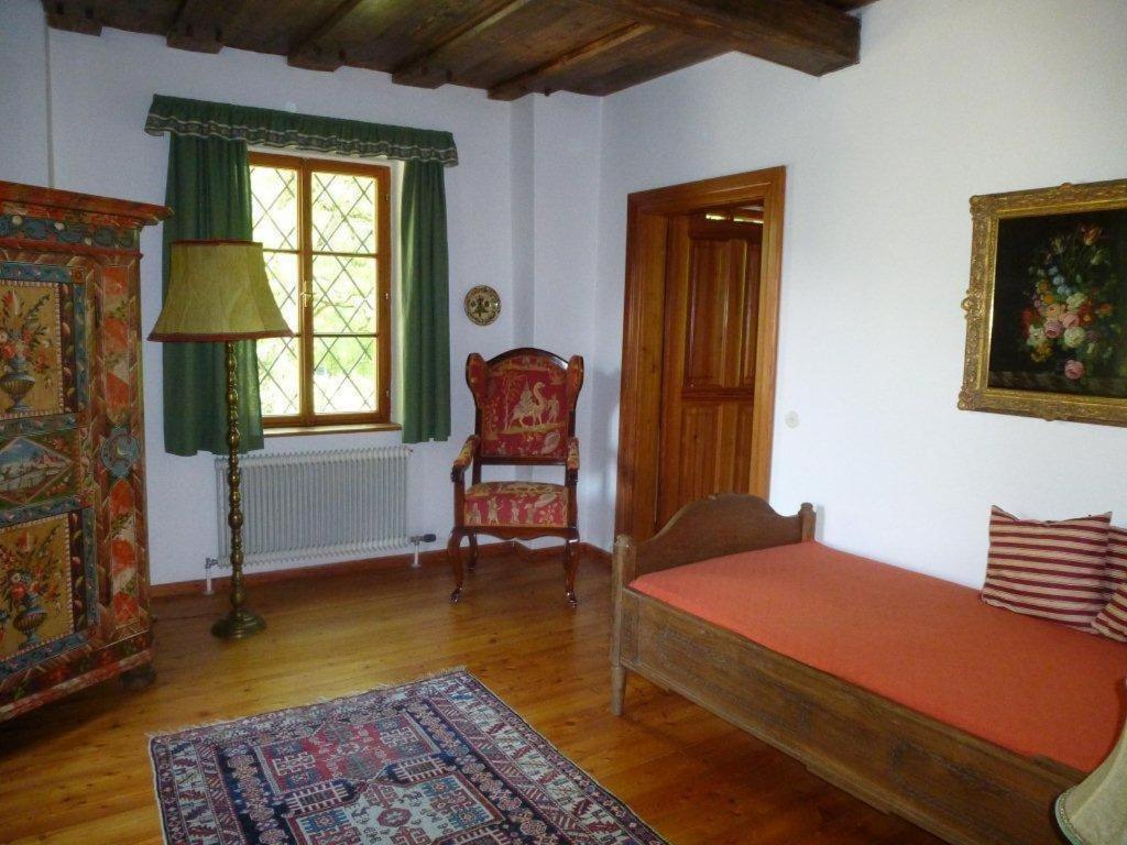 Gastehaus Schloss Bernau Hotel Fischlham Quarto foto